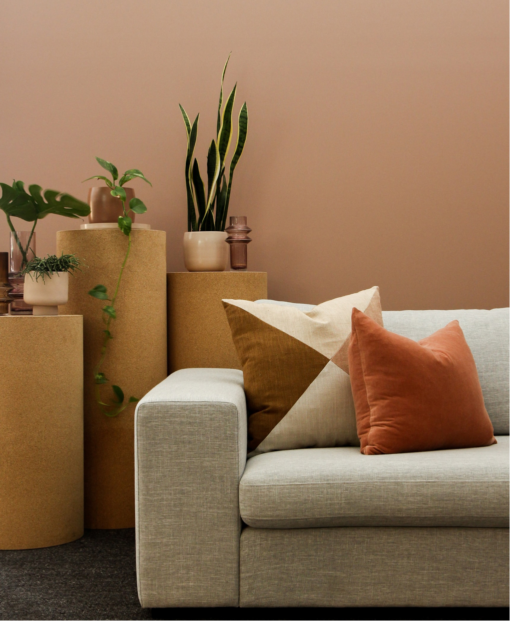 Contemporary dining collection